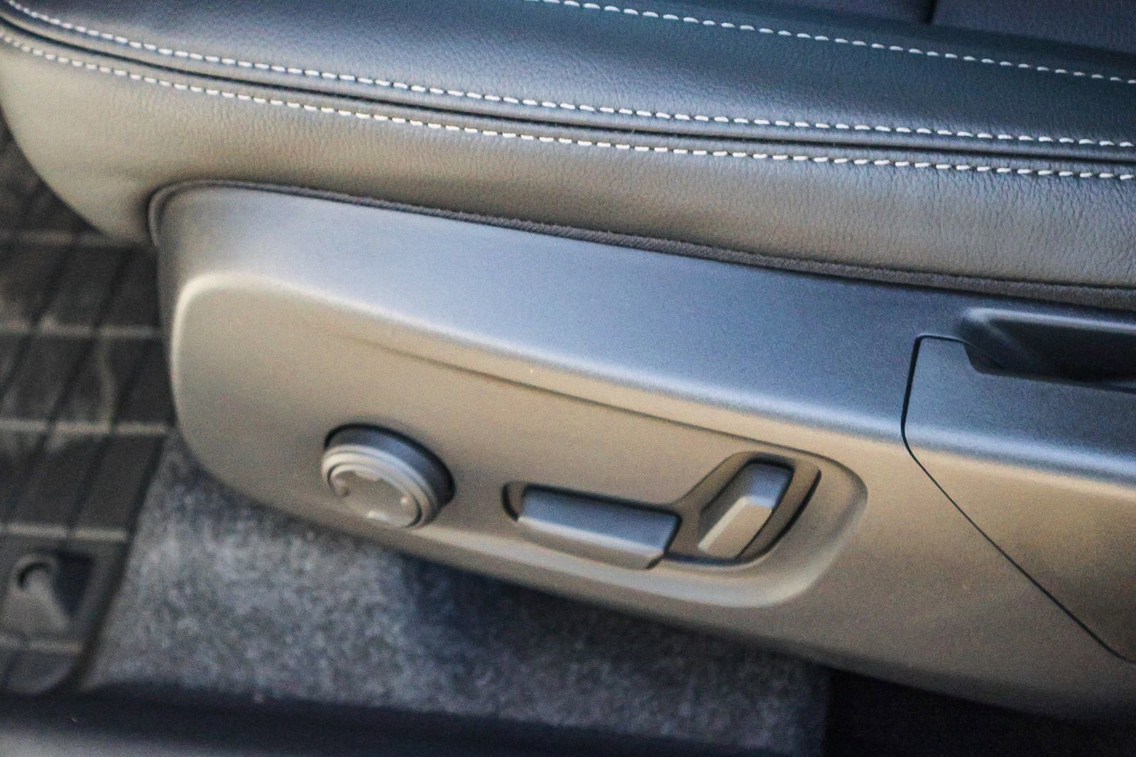 New 2026 Volvo XC40 B5 Ultra w/ Climate Package image 29