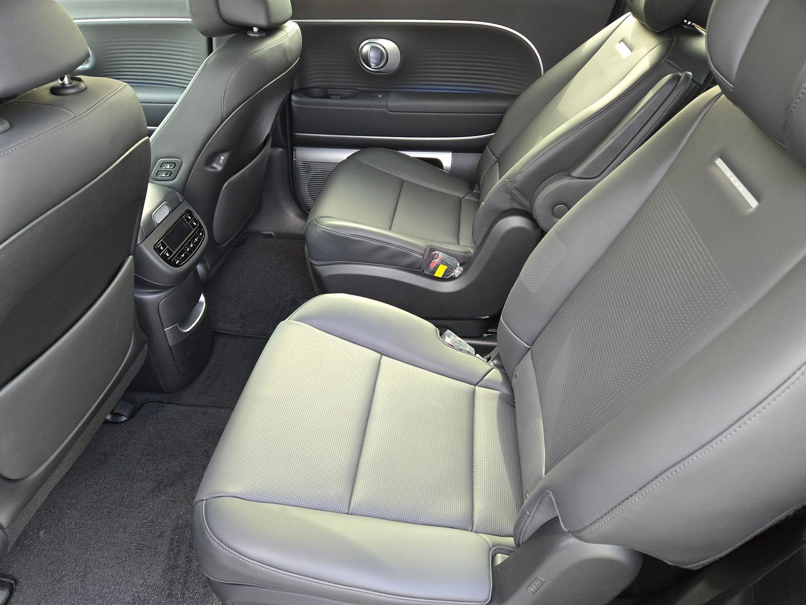 New 2026 Hyundai Ioniq 9 Limited image 11