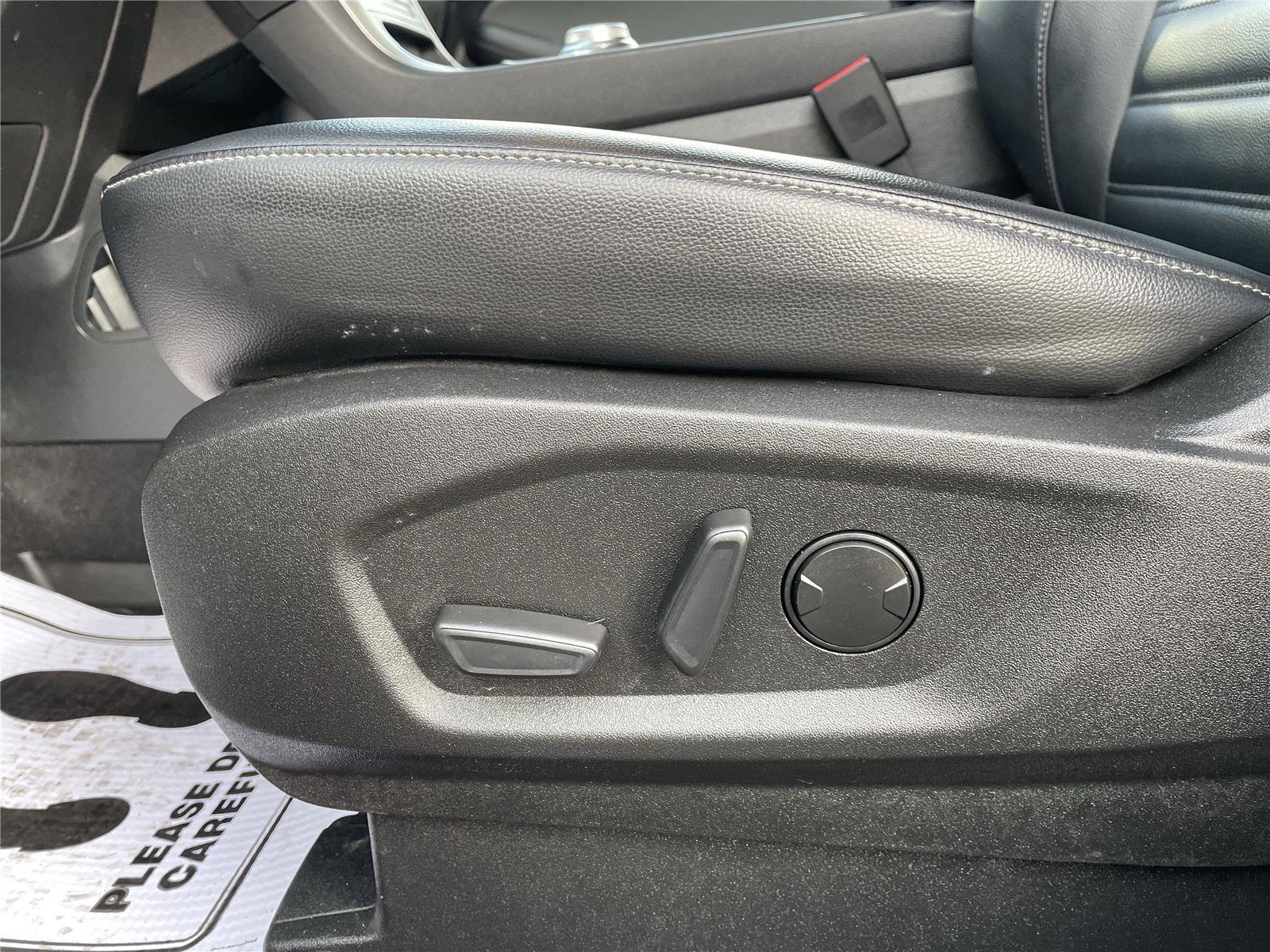 Used 2024 Ford Edge SEL w/ Convenience Package image 16