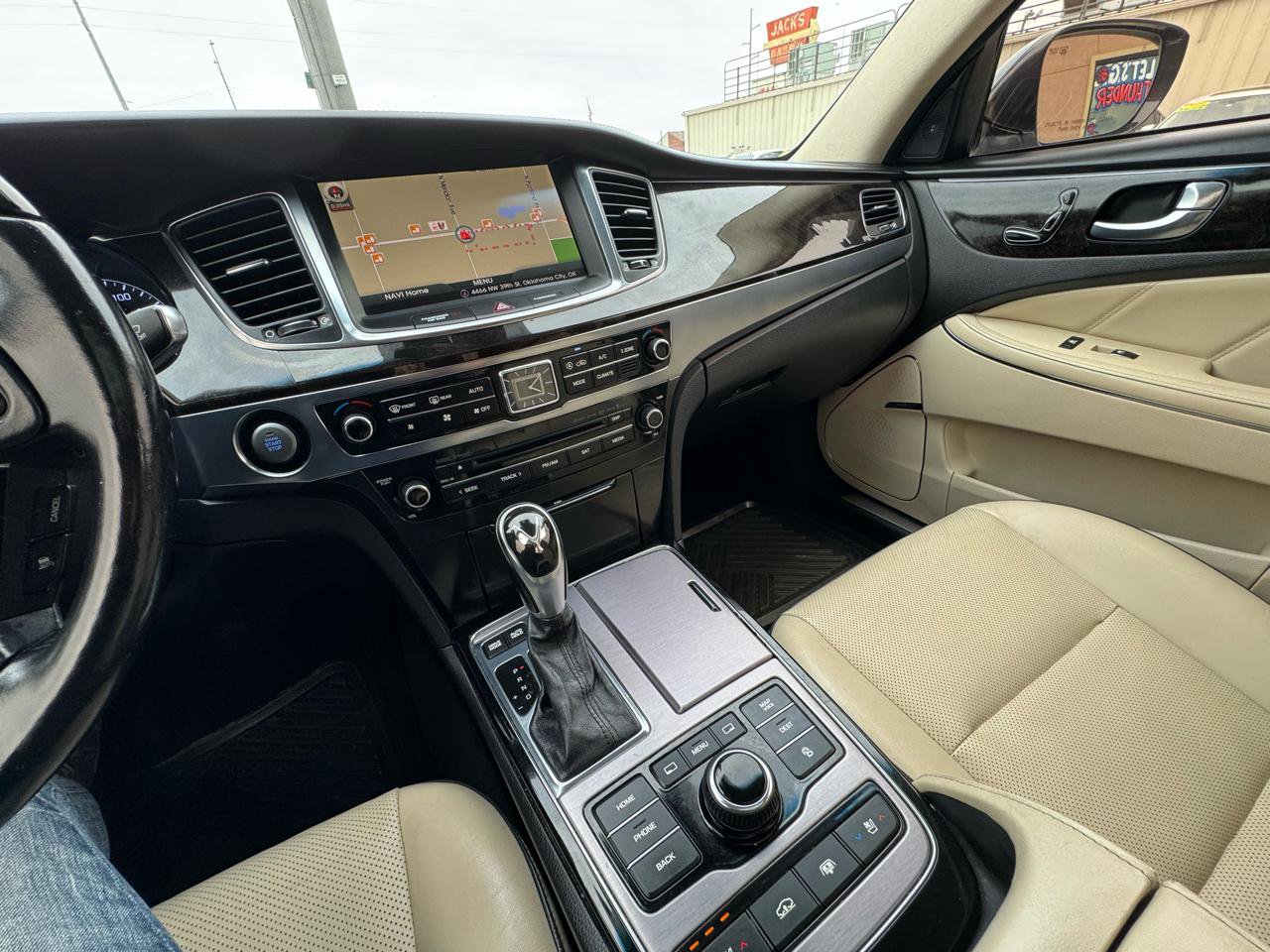 Used 2016 Hyundai Equus Signature image 30