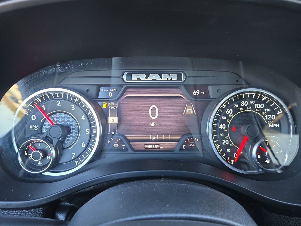 Used 2025 RAM 1500 Laramie image 21