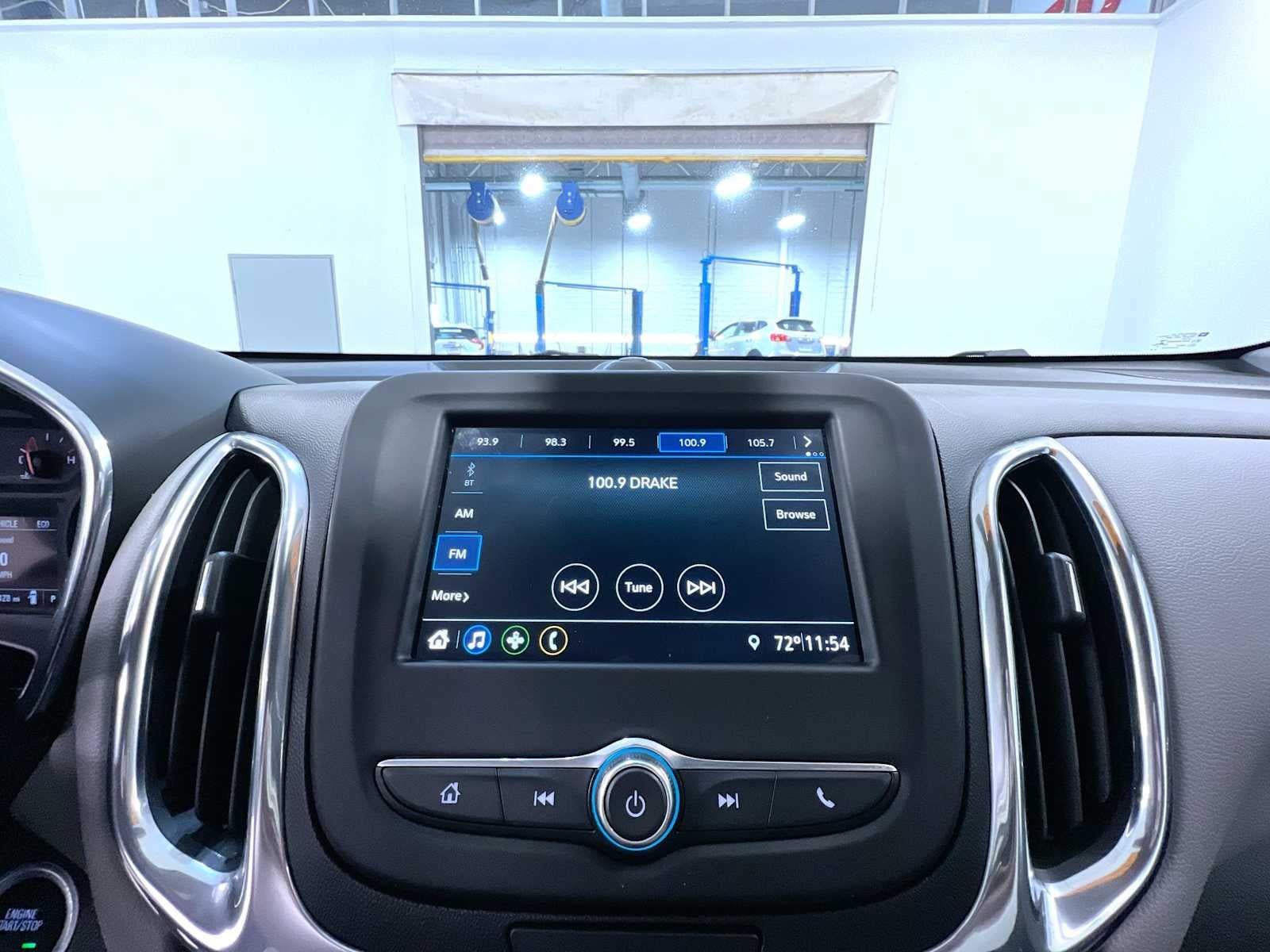Used 2019 Chevrolet Equinox LS w/ LS Convenience Package AWD/4WD image 26