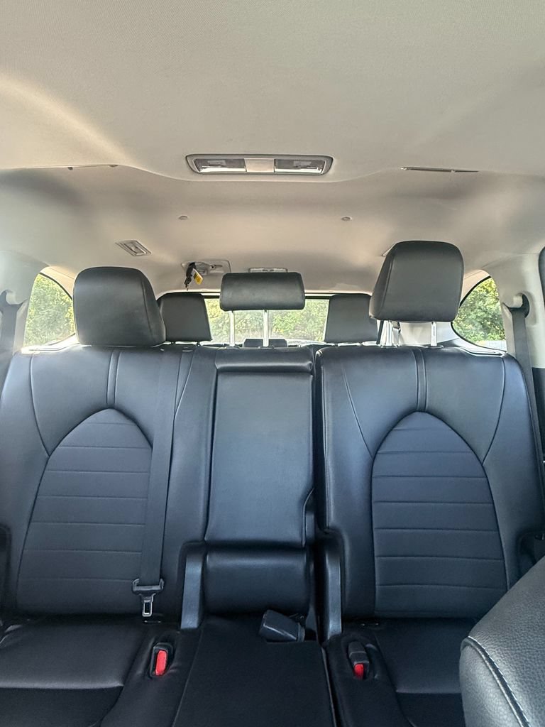 Used 2025 Toyota Highlander XLE AWD/4WD image 35