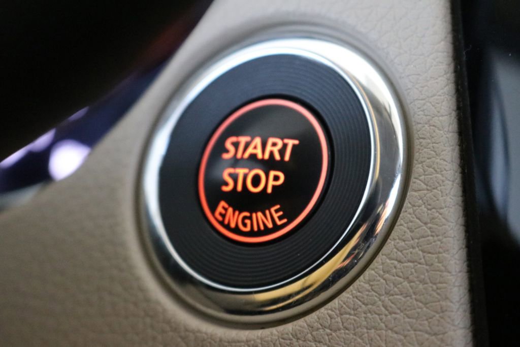 Used 2014 Nissan Rogue SV image 49