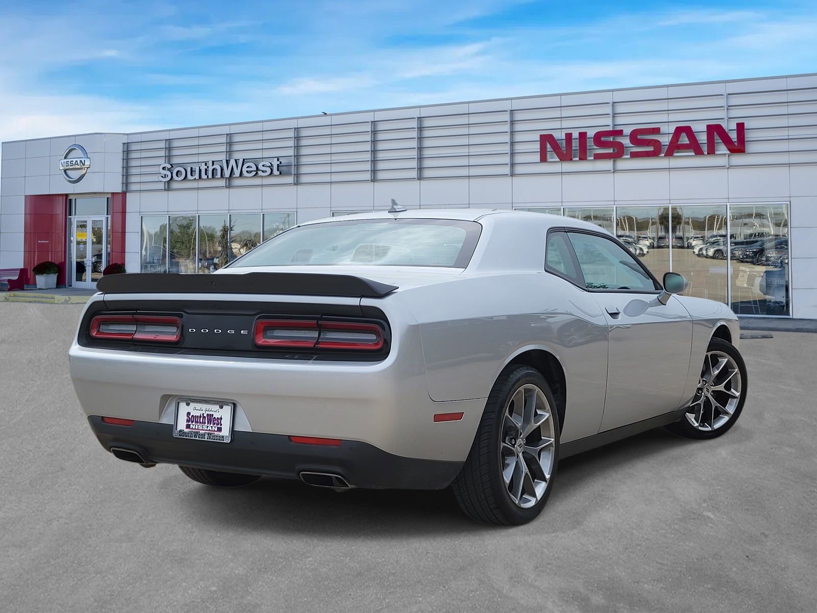 Used 2023 Dodge Challenger SXT w/ Plus Package RWD image 6