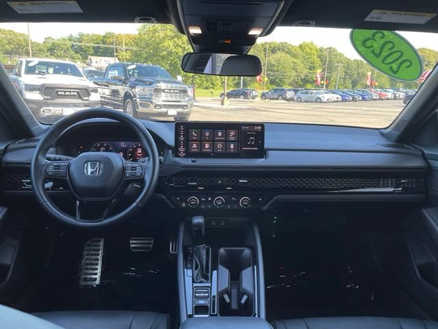 Used 2023 Honda Accord Sport image 11