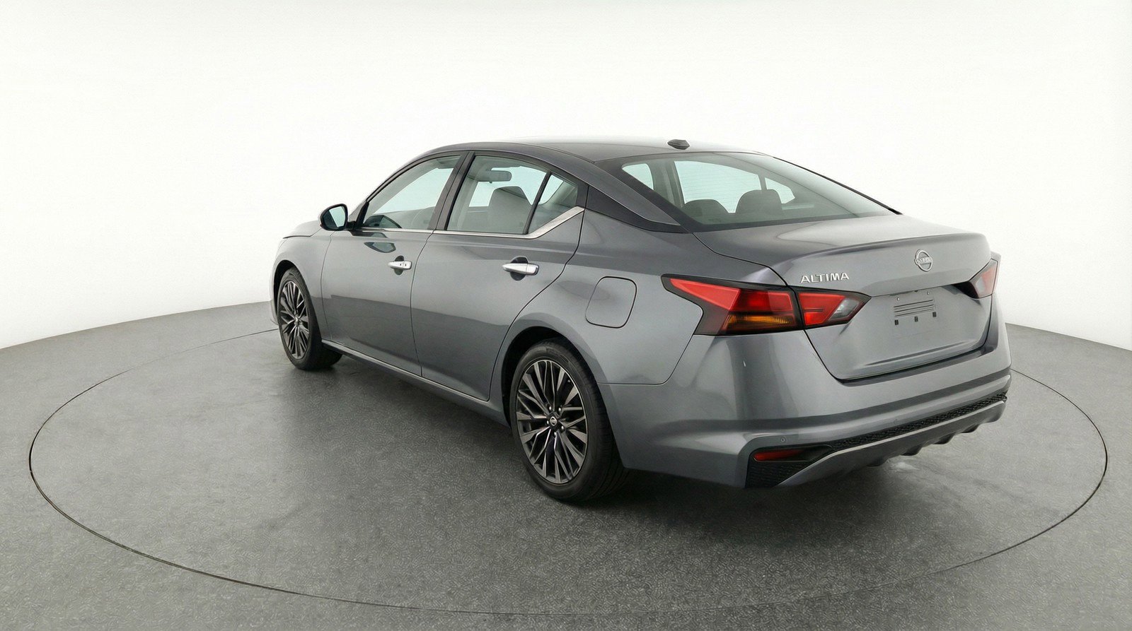 Used 2025 Nissan Altima 2.5 SV FWD image 6