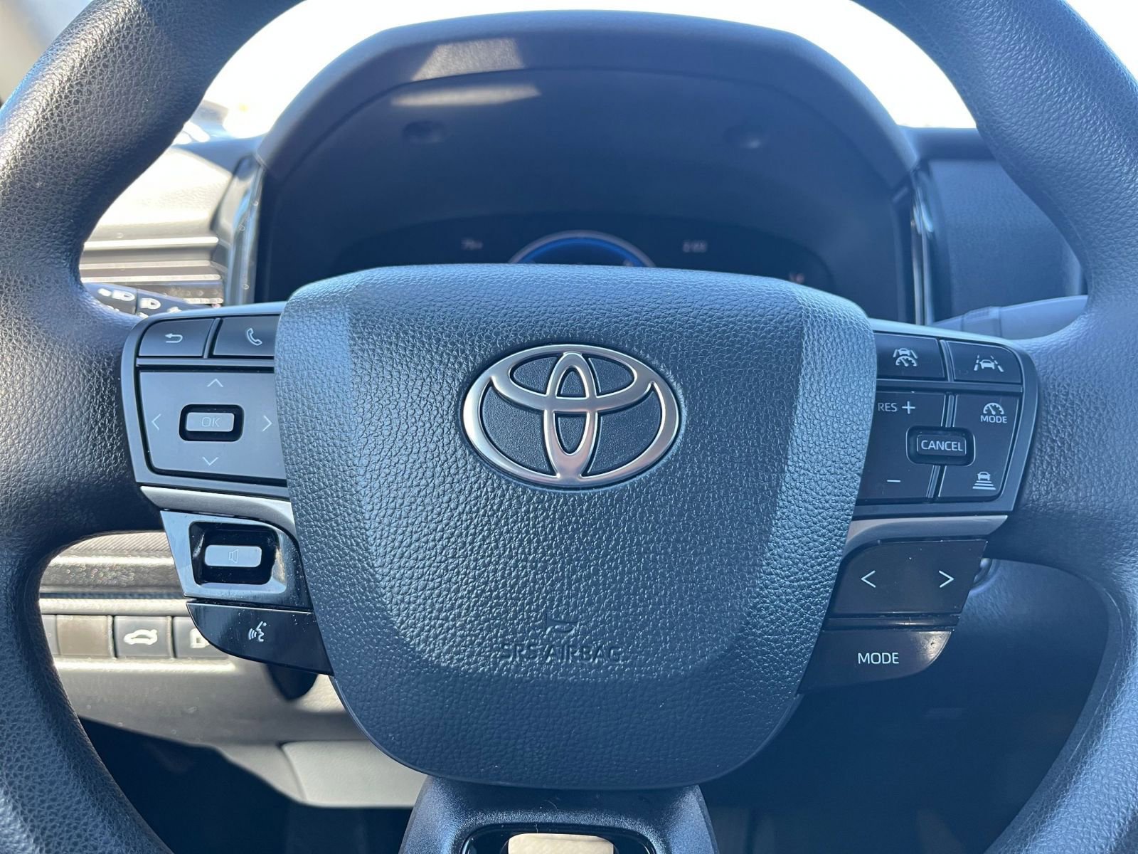 Used 2025 Toyota Camry LE image 34