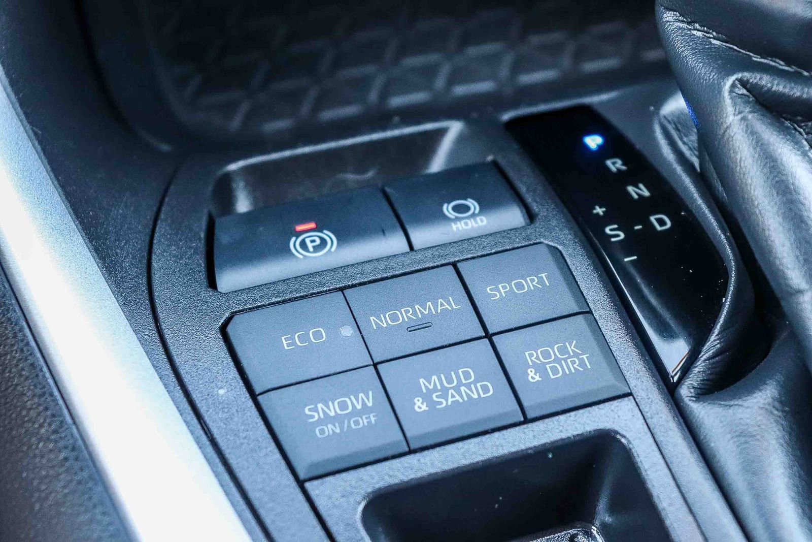 Certified 2024 Toyota RAV4 XLE Premium AWD/4WD image 28