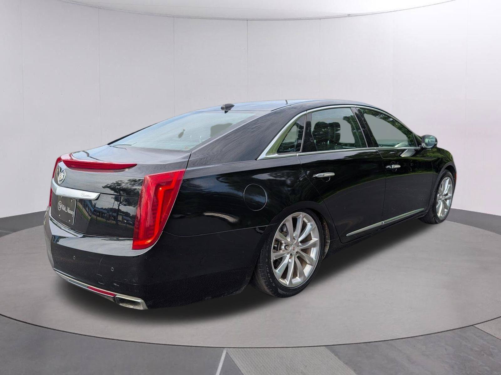 Used 2014 Cadillac XTS Luxury w/ Driver Awareness Package FWD image 5
