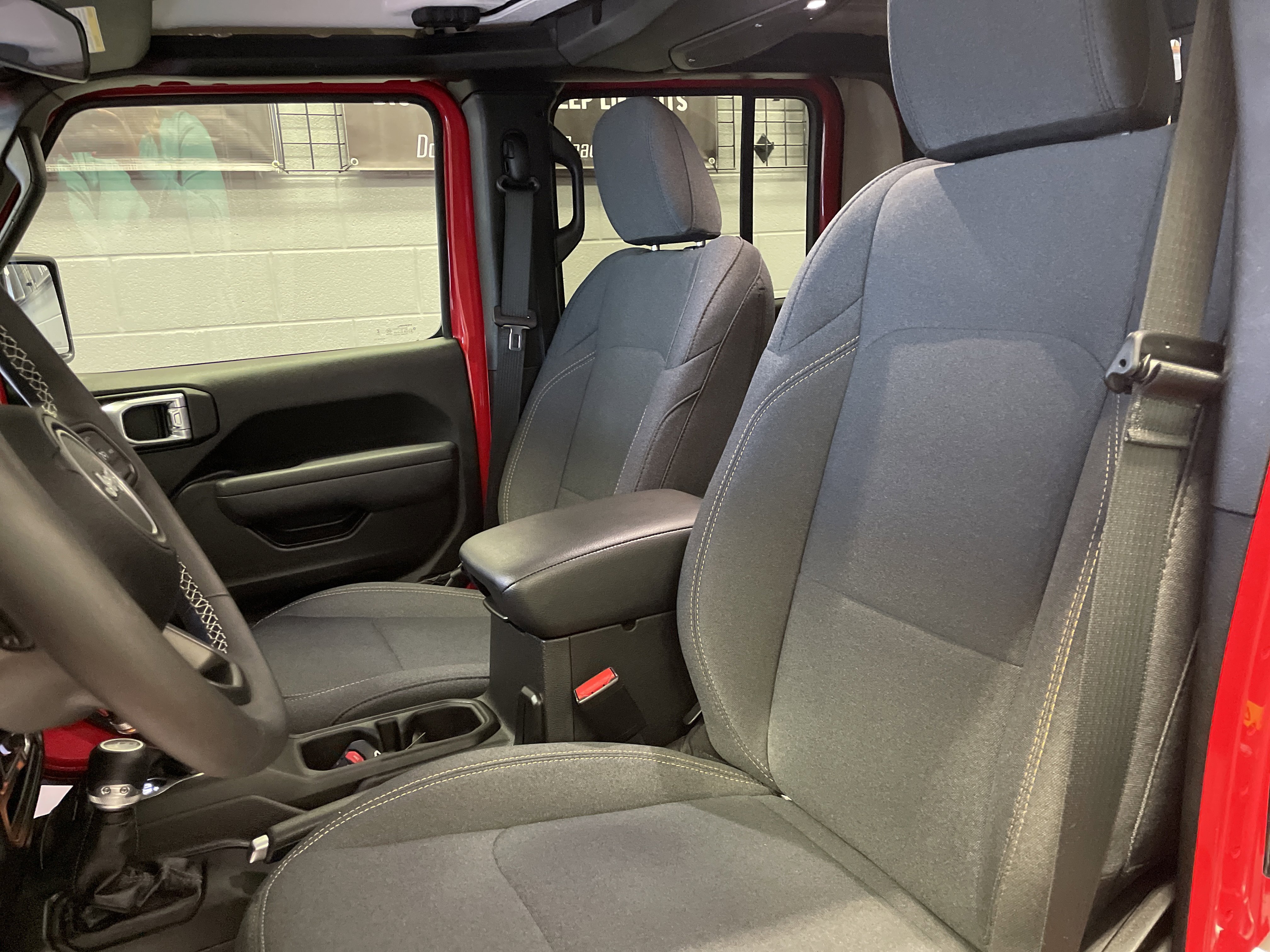 Used 2025 Jeep Gladiator Sport image 18