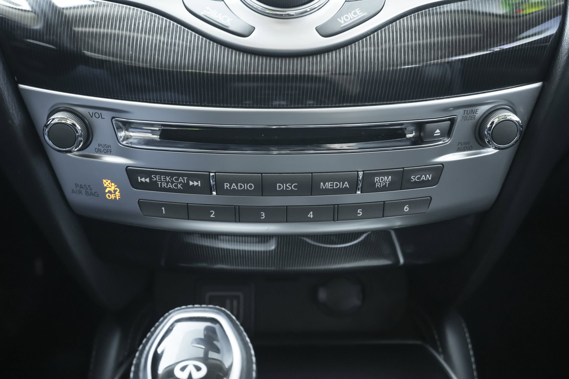 Used 2020 INFINITI QX60 Luxe w/ Essential Package image 16