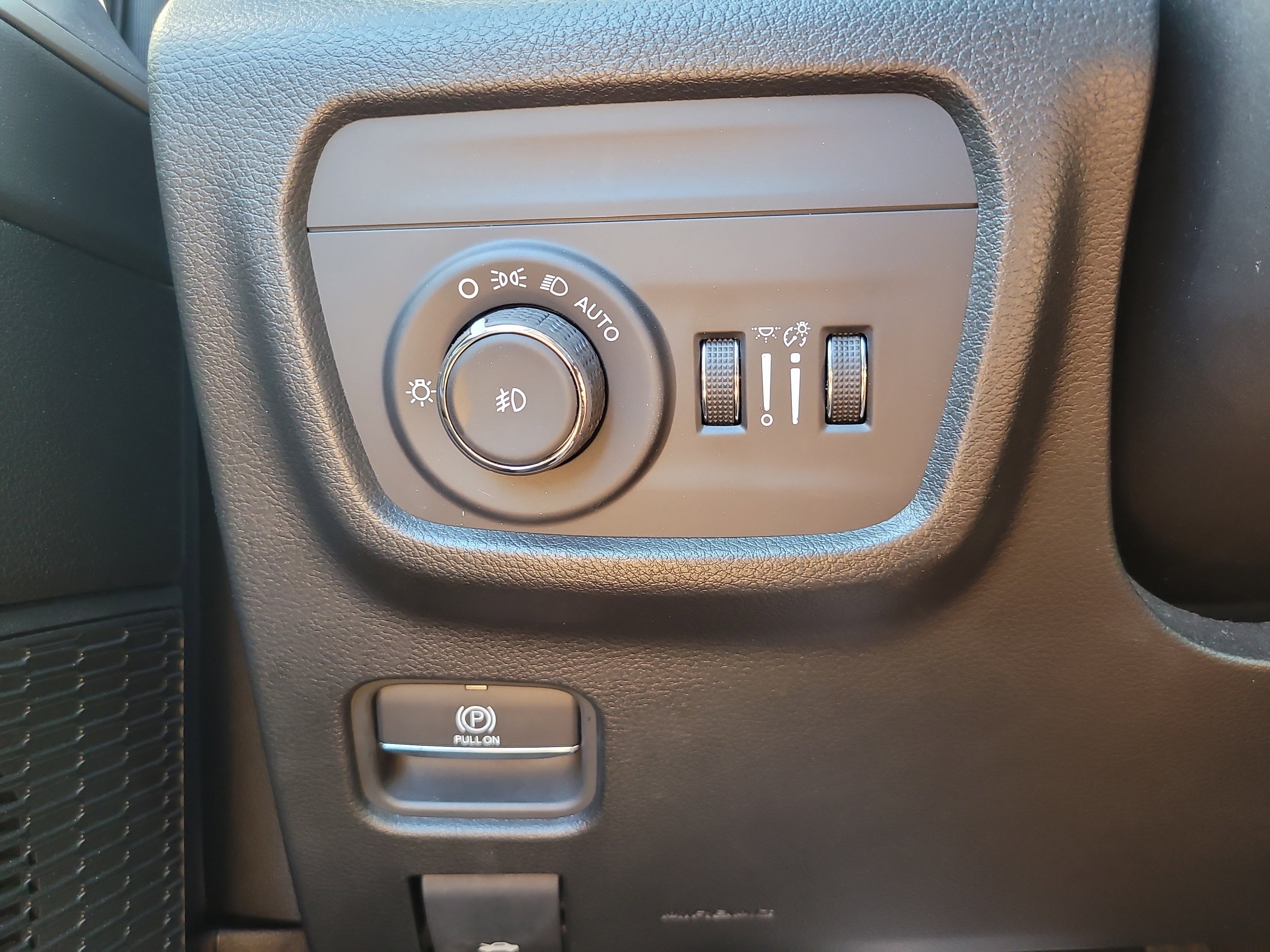 Used 2023 Jeep Grand Cherokee L Limited w/ Luxury Tech Group II RWD image 32