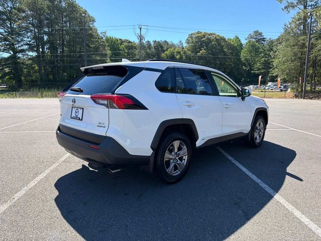 Used 2022 Toyota RAV4 XLE w/ Convenience Package AWD/4WD image 5