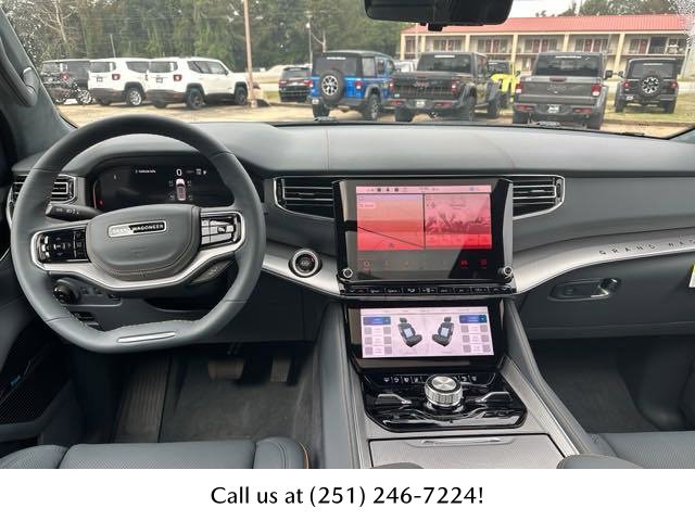New 2023 Jeep Grand Wagoneer Series II image 13