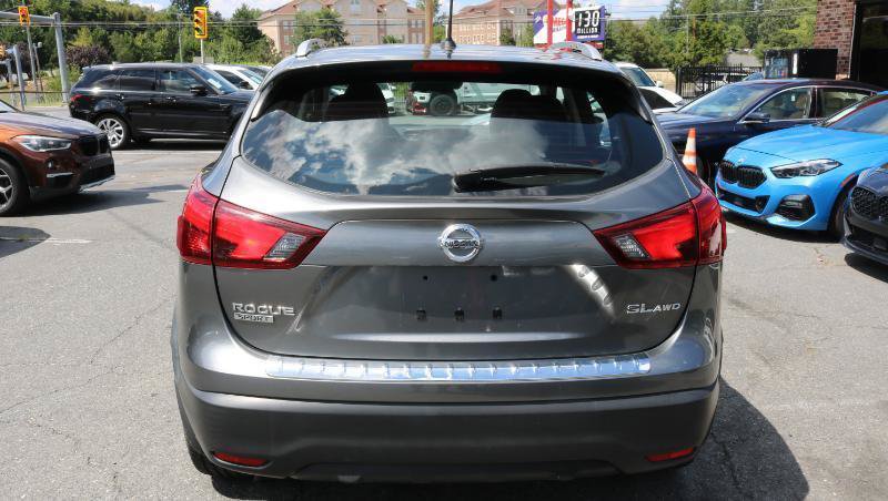 Used 2018 Nissan Rogue Sport SL w/ SL Premium Package AWD/4WD image 7