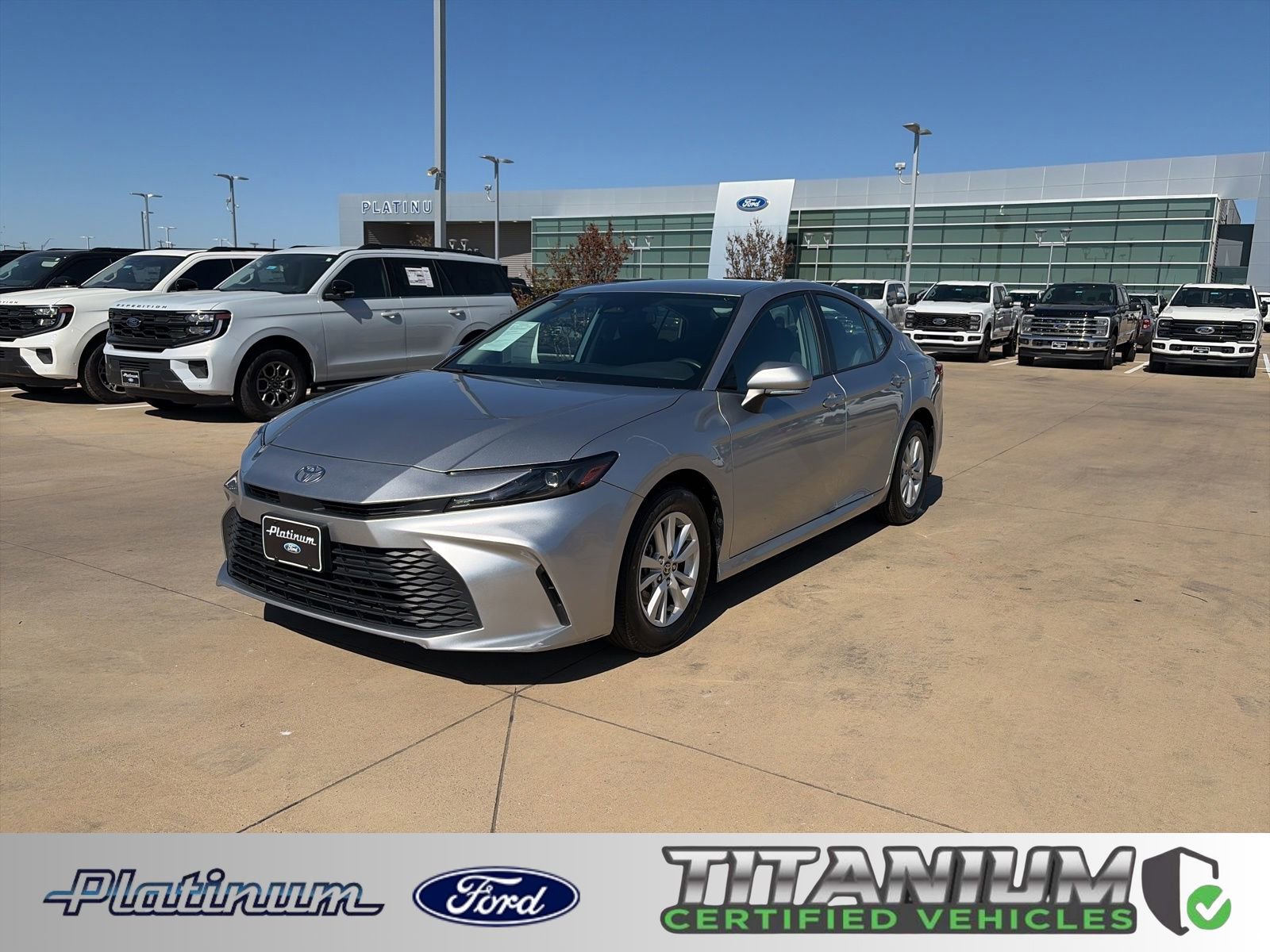 Used 2025 Toyota Camry LE FWD image 1