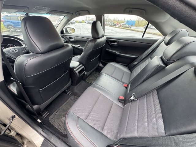 Used 2016 Toyota Camry SE image 12