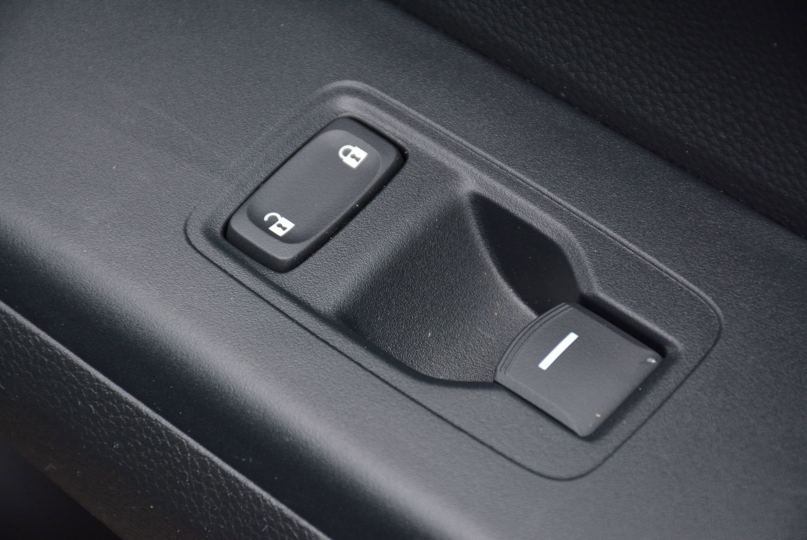 Used 2025 Honda CR-V LX image 22
