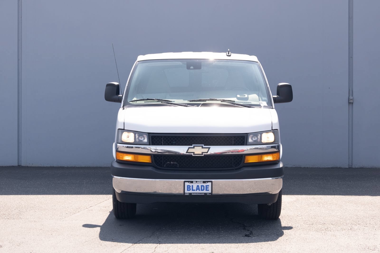 Used 2025 Chevrolet Express 3500 LT w/ LT Preferred Equipment Group RWD image 12