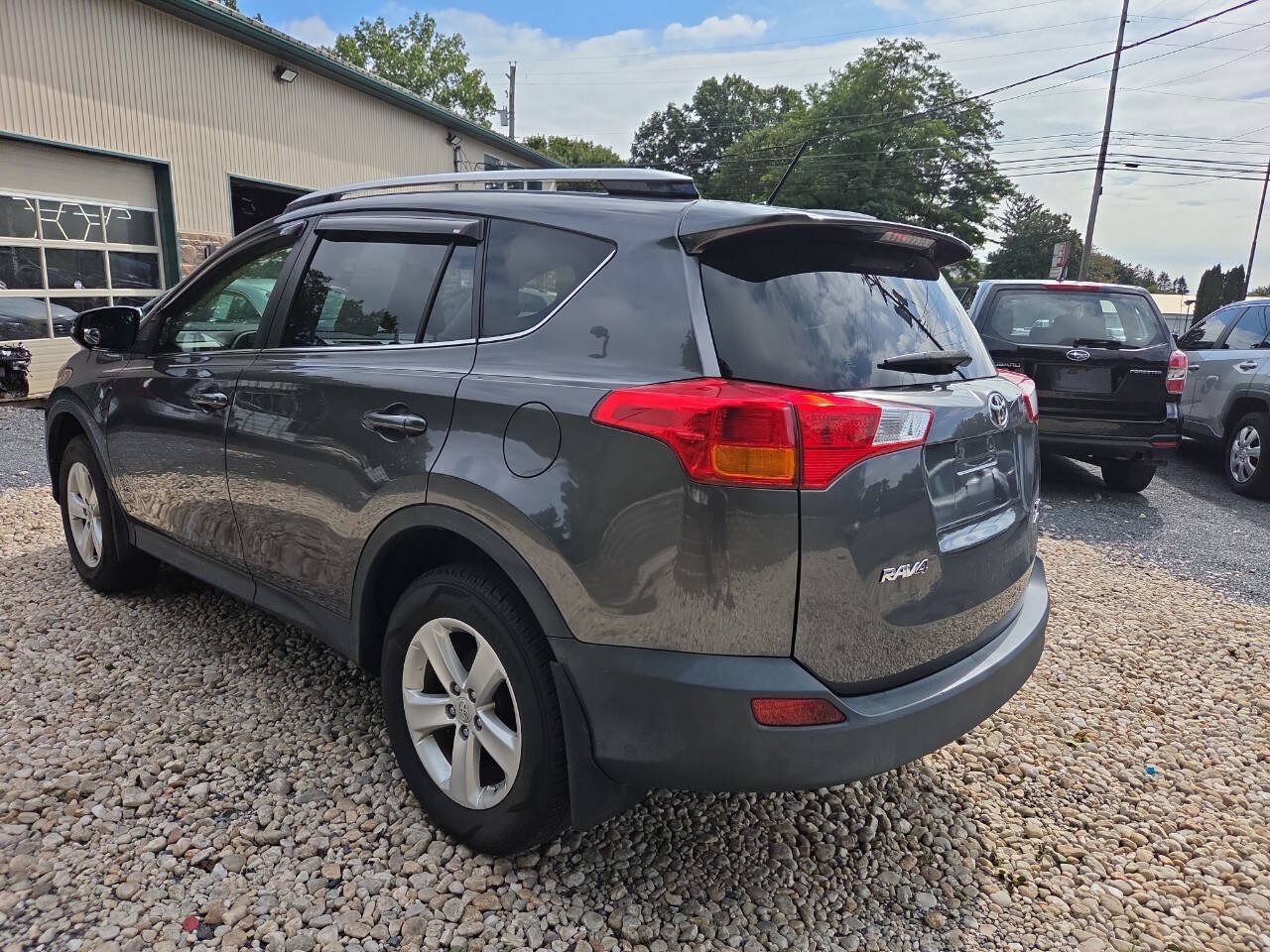 Used 2013 Toyota RAV4 XLE AWD/4WD image 5