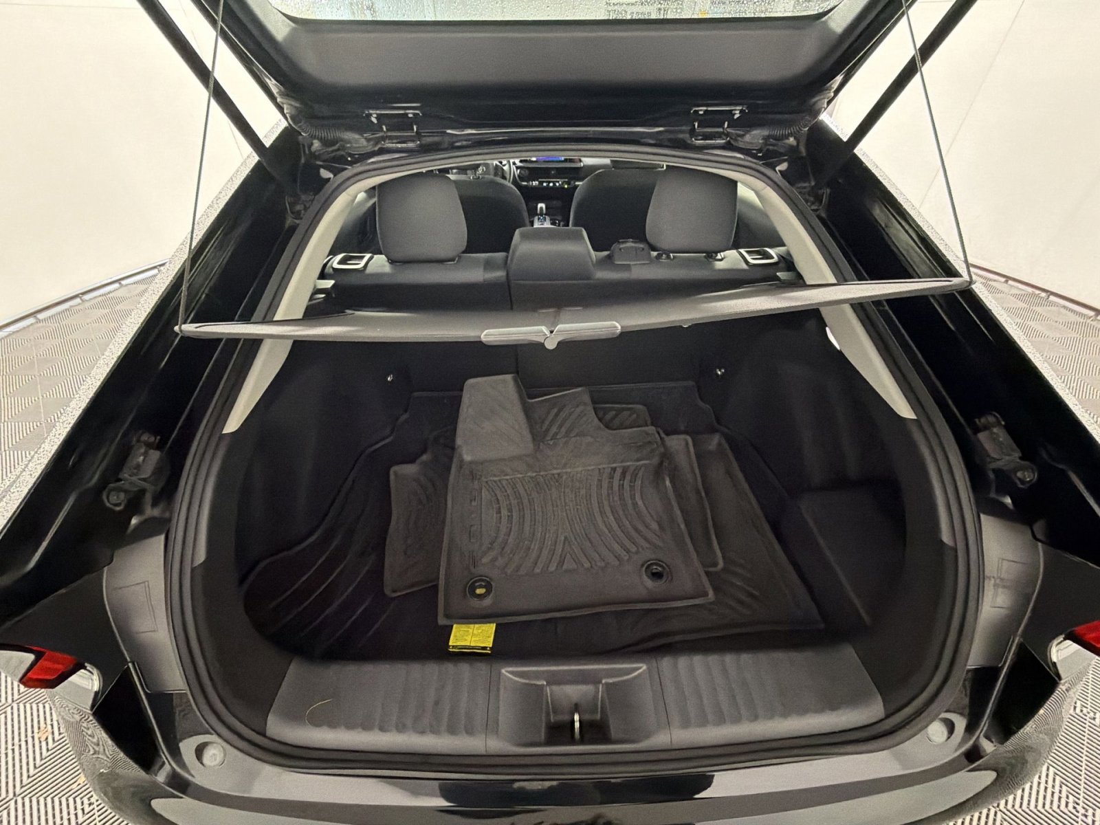 Used 2023 Toyota Prius LE image 25