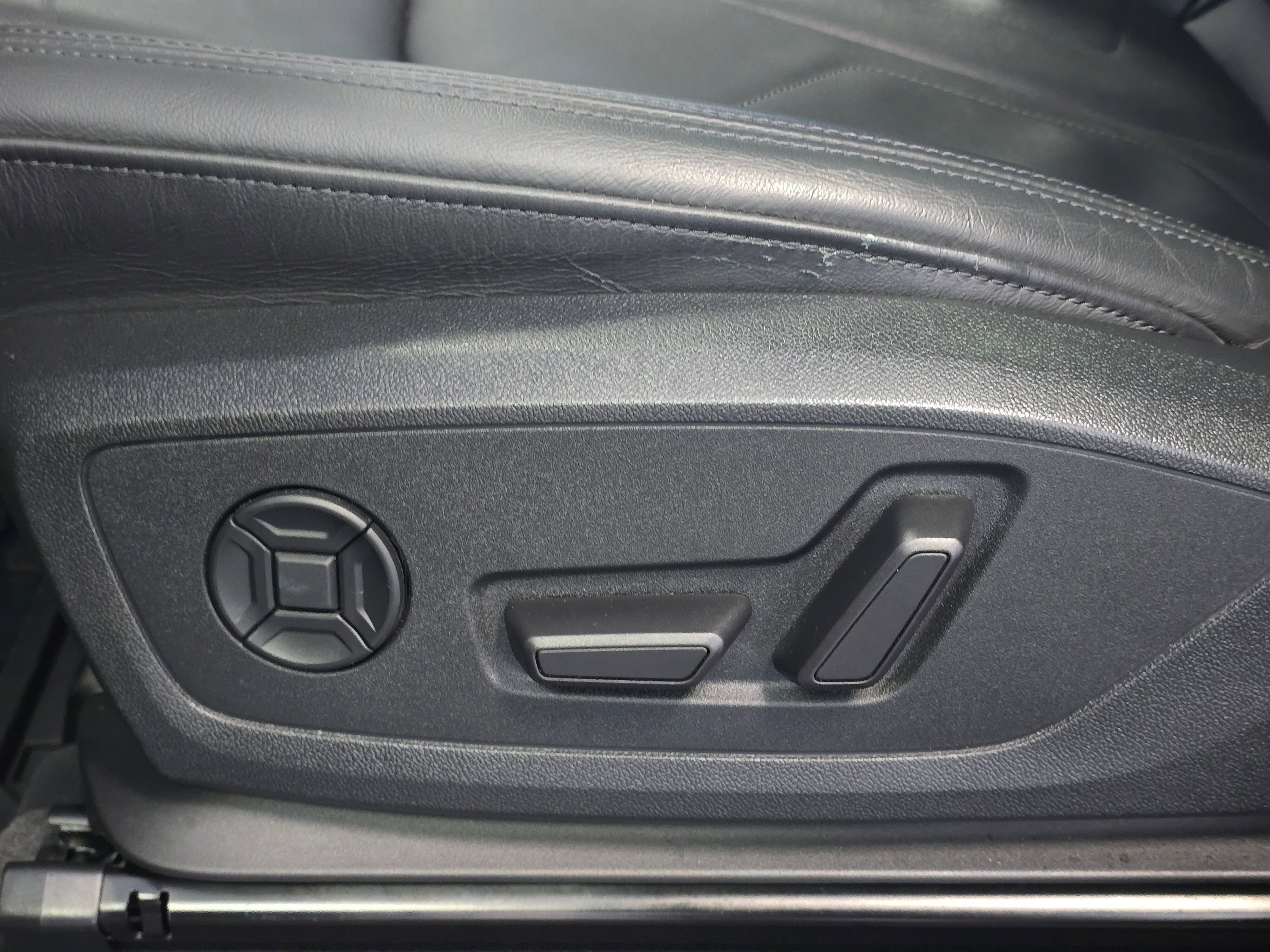 Used 2023 Audi Q3 2.0T Premium Plus w/ Premium Plus Package image 37