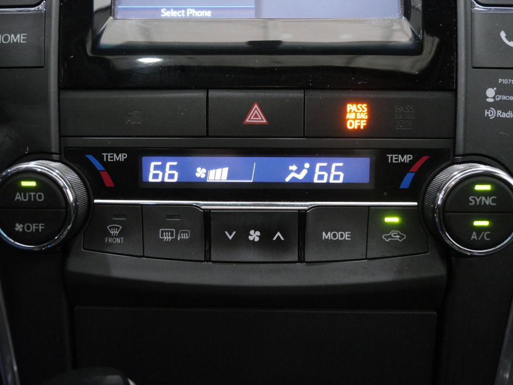 Used 2015 Toyota Camry XSE w/ Moonroof Package image 17