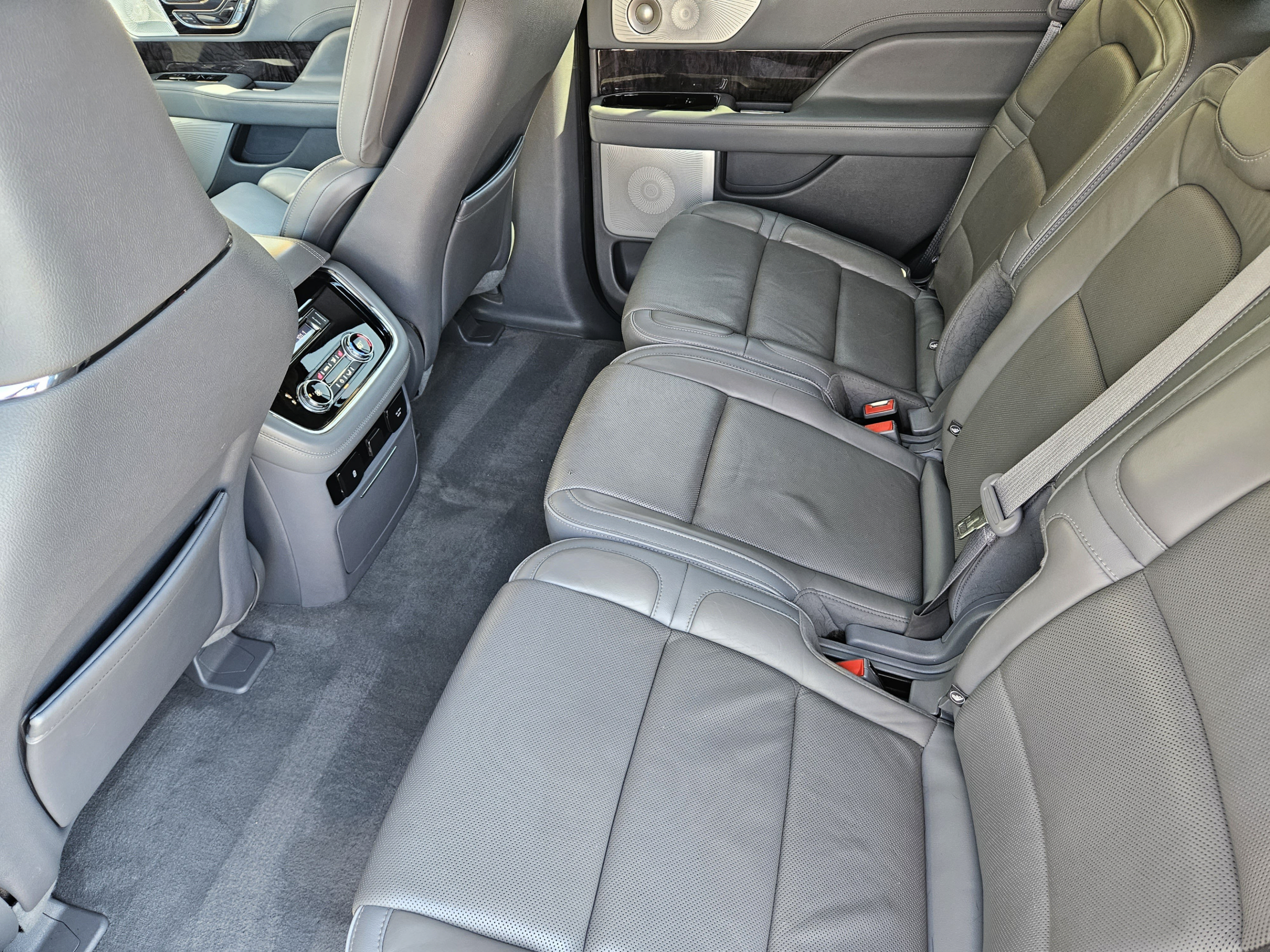 Used 2018 Lincoln Navigator Reserve AWD/4WD image 31