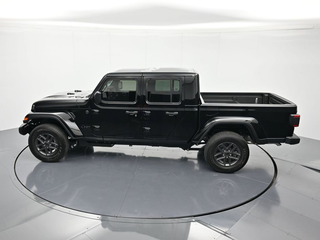 New 2026 Jeep Gladiator Sport AWD/4WD image 35