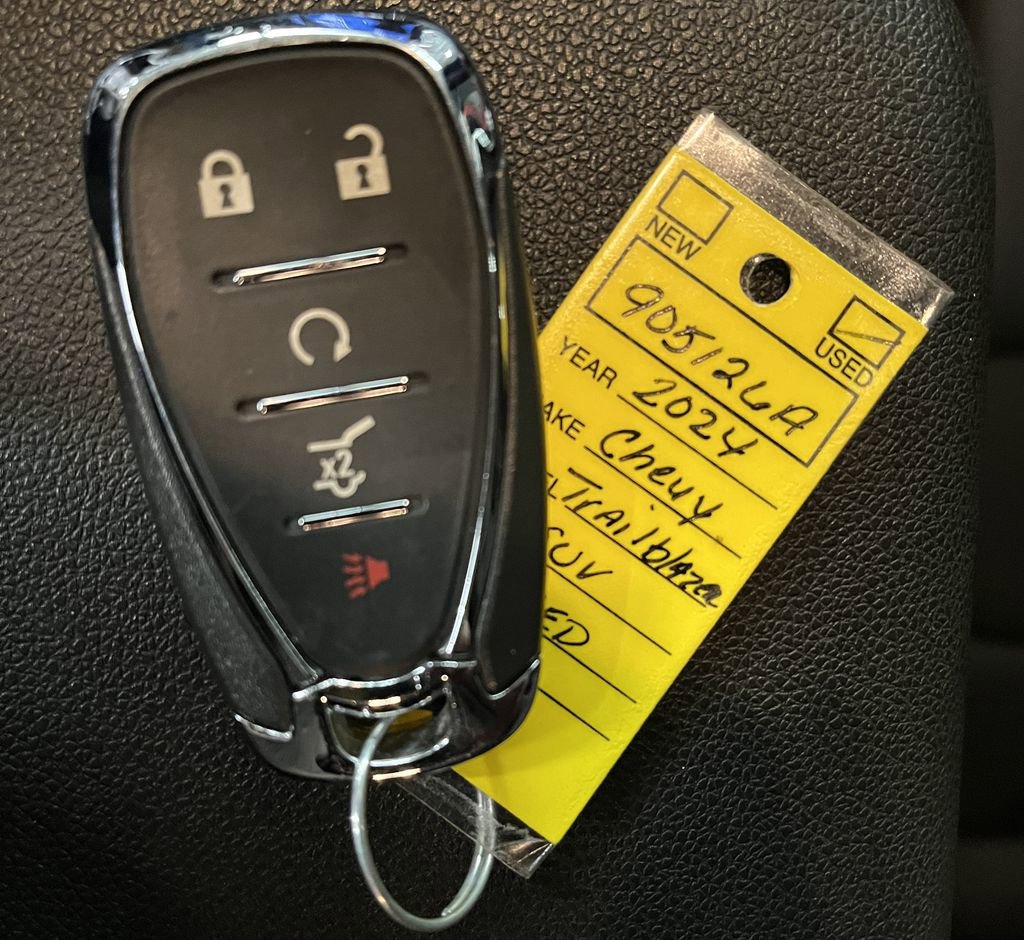 Used 2024 Chevrolet TrailBlazer RS w/ Convenience Package image 21