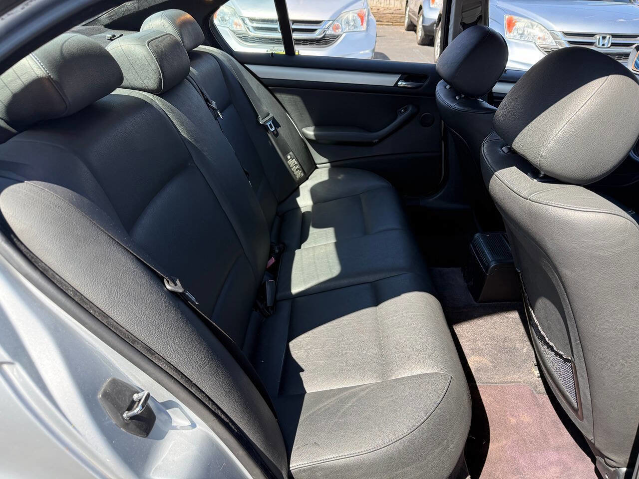 Used 2003 BMW 325i Sedan image 91