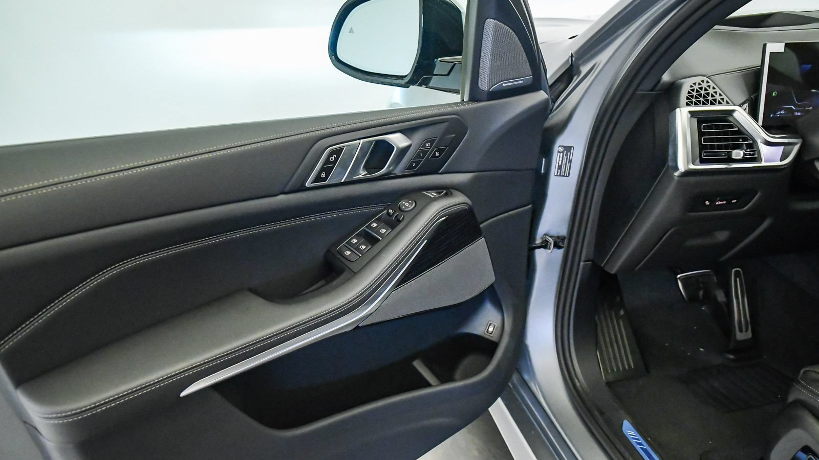 New 2026 BMW X5 xDrive50e AWD/4WD image 26