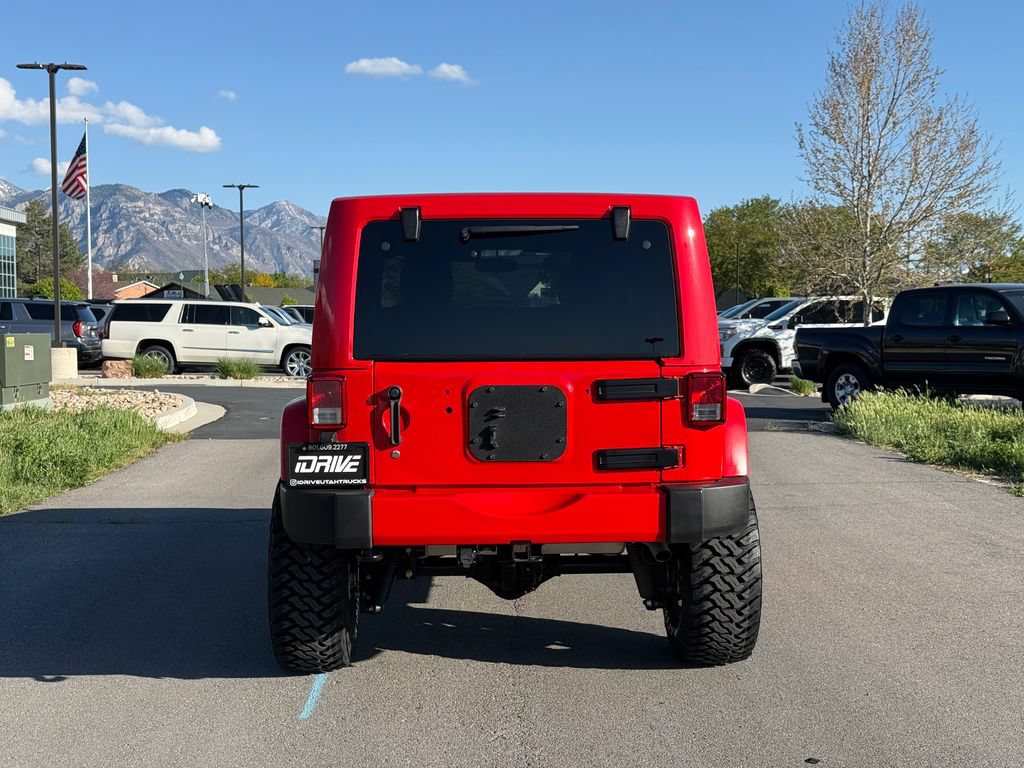 Used 2018 Jeep Wrangler Unlimited Sahara w/ Max Tow Package AWD/4WD image 11