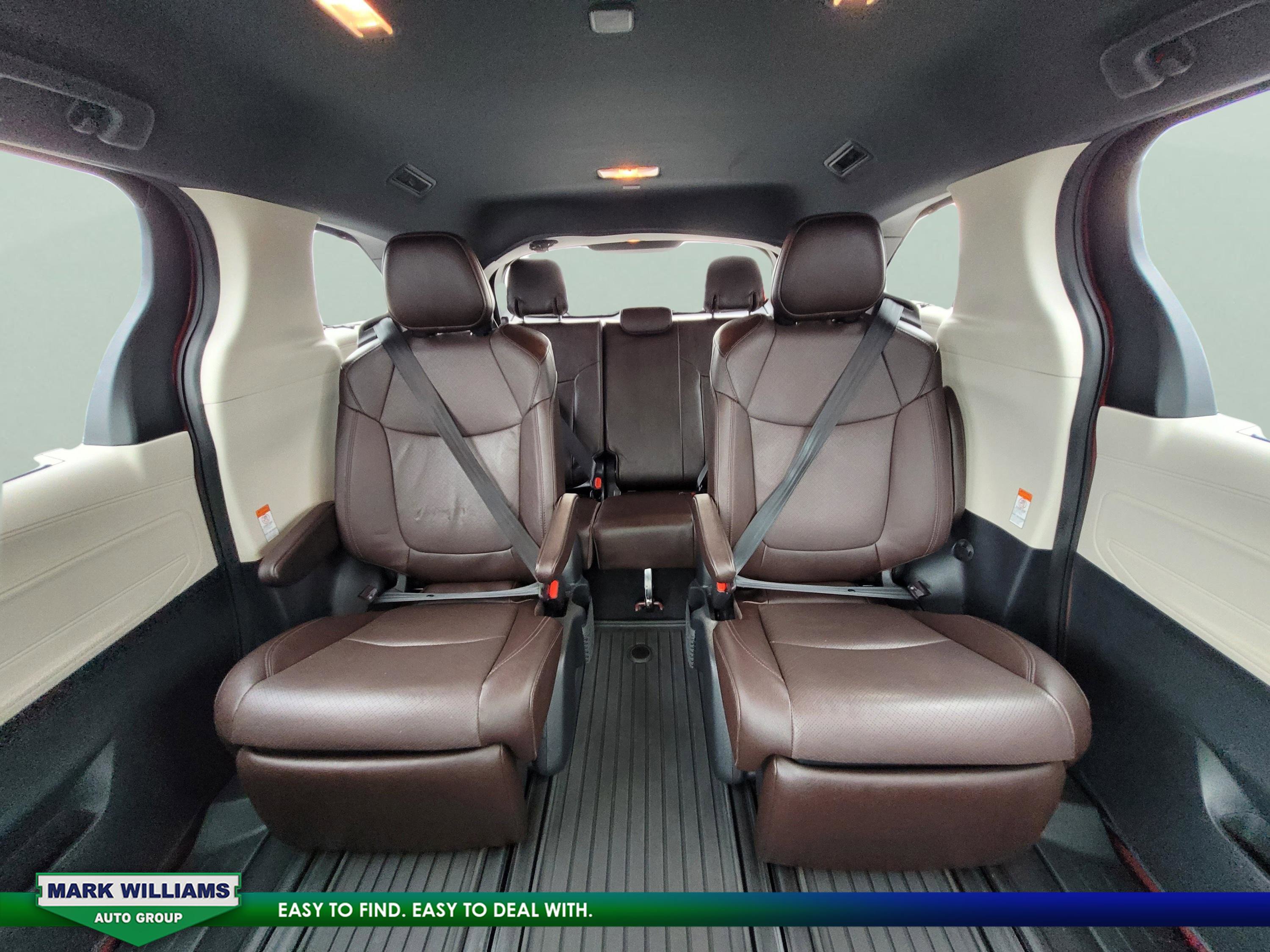 Used 2021 Toyota Sienna Platinum image 22
