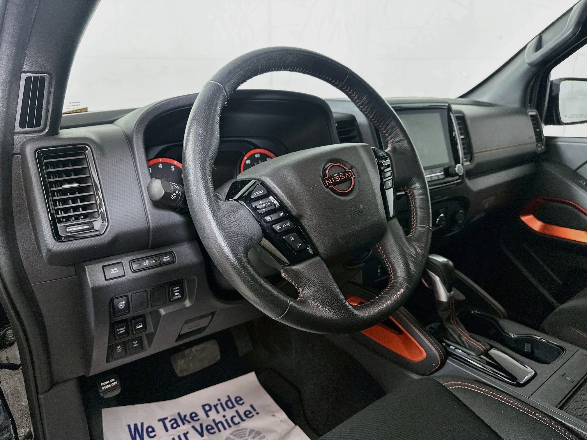 Used 2022 Nissan Frontier PRO-4X AWD/4WD image 9