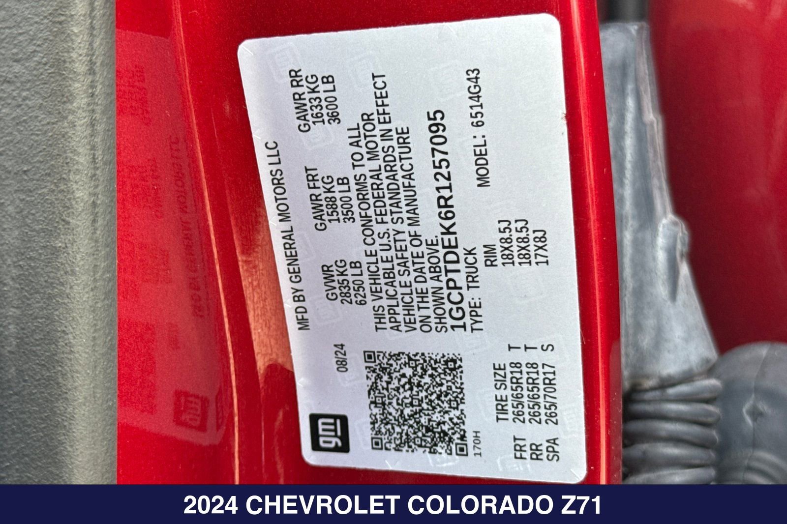 Used 2024 Chevrolet Colorado Z71 w/ Advanced Trailering Package AWD/4WD image 30