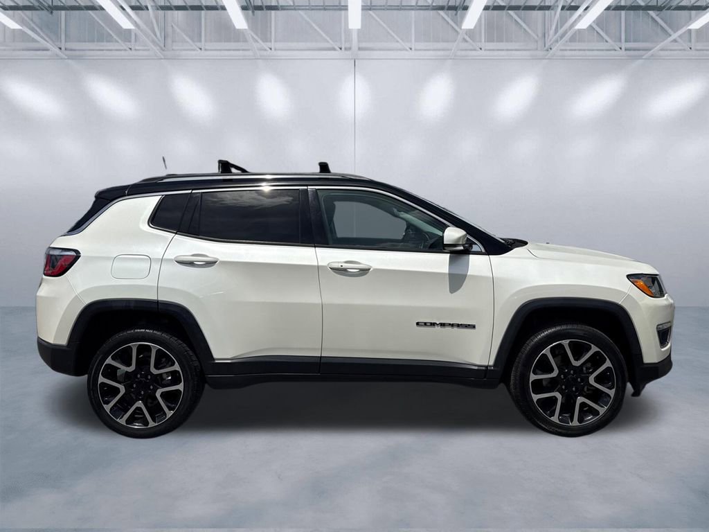 Used 2018 Jeep Compass Limited AWD/4WD image 3