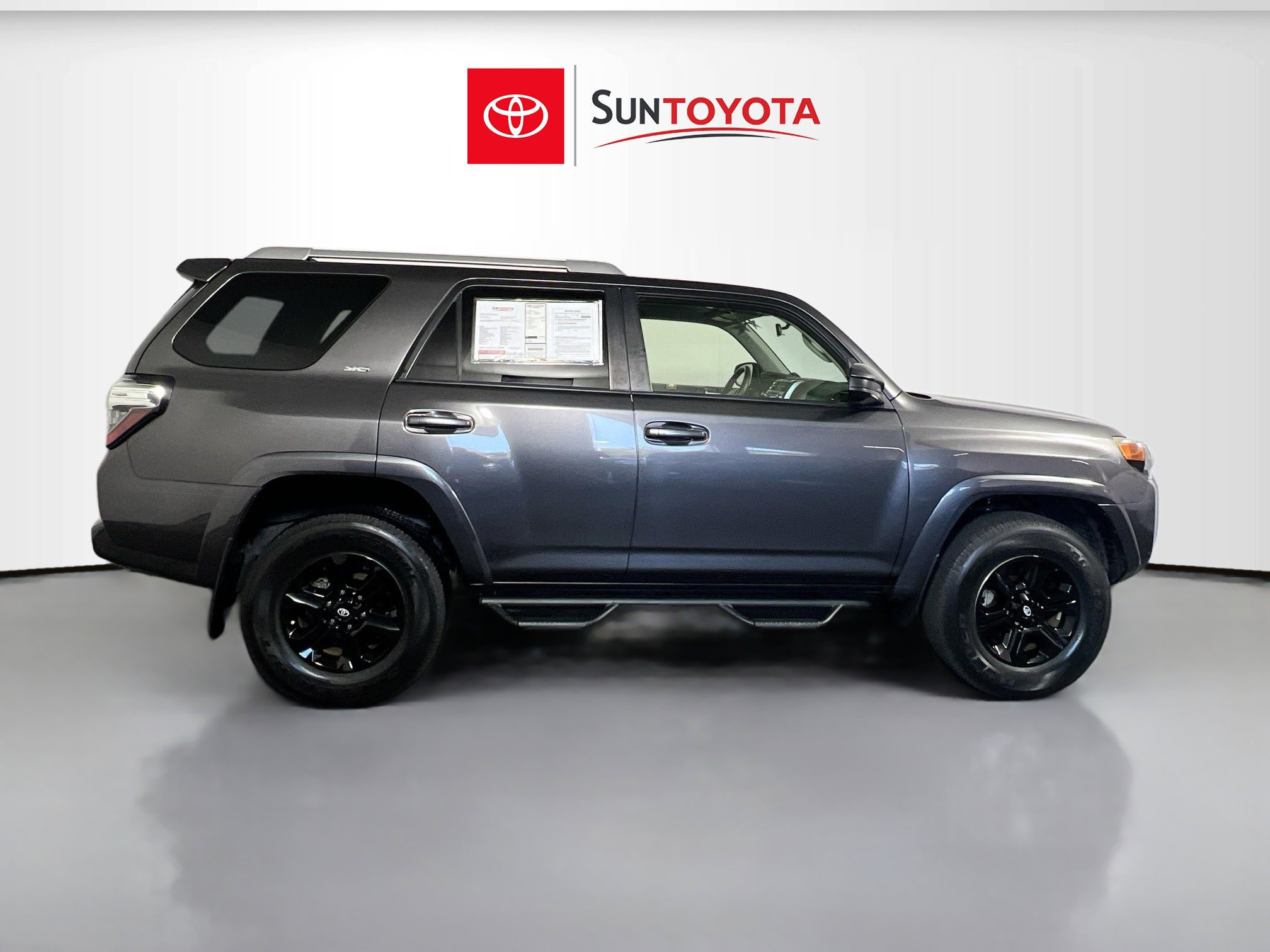 Used 2016 Toyota 4Runner SR5 image 2