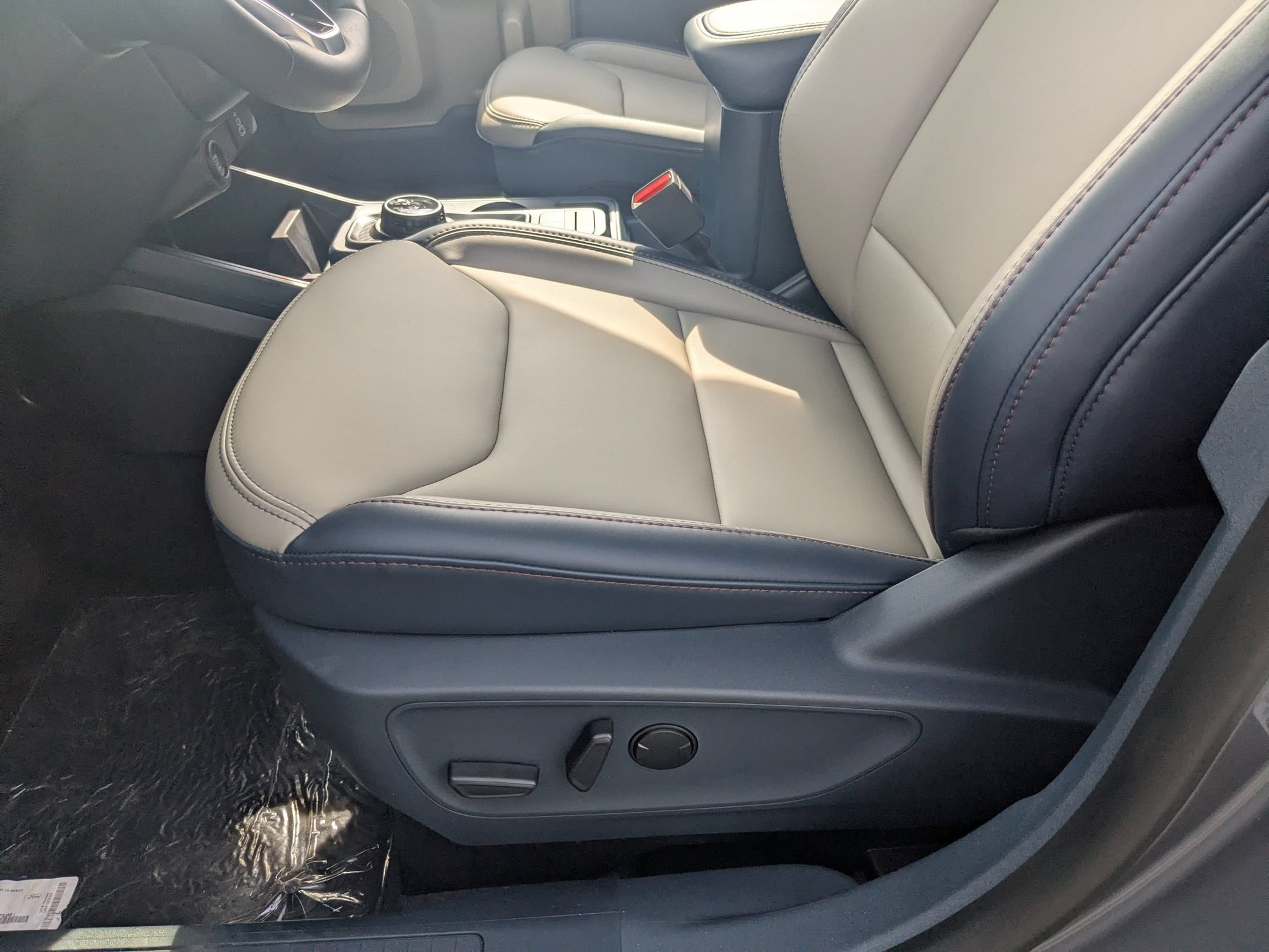 New 2026 Ford Maverick Lariat AWD/4WD image 14