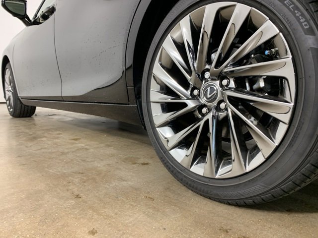 Used 2025 Lexus ES 300h w/ Luxury Package image 15