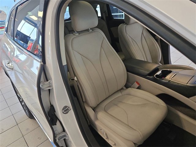 Used 2019 Lincoln Nautilus Reserve image 25