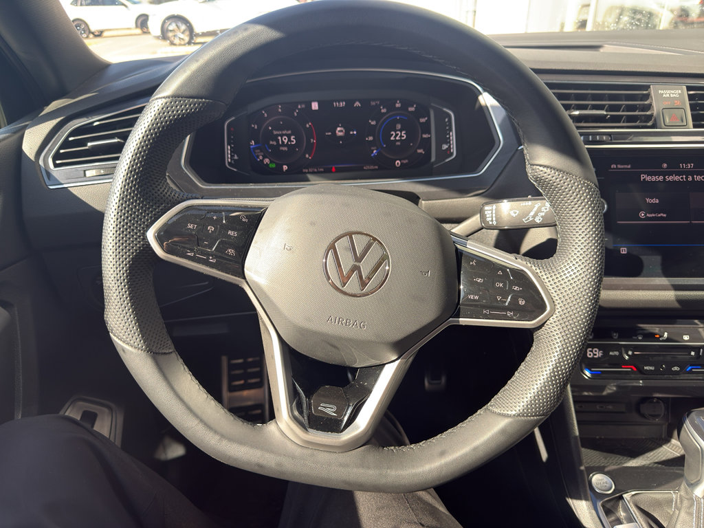 Used 2022 Volkswagen Tiguan SEL R-Line image 10