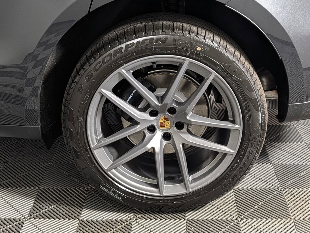 New 2026 Porsche Macan image 14