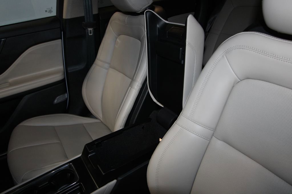 Used 2025 Lincoln Corsair AWD w/ Equipment Group 101A image 19