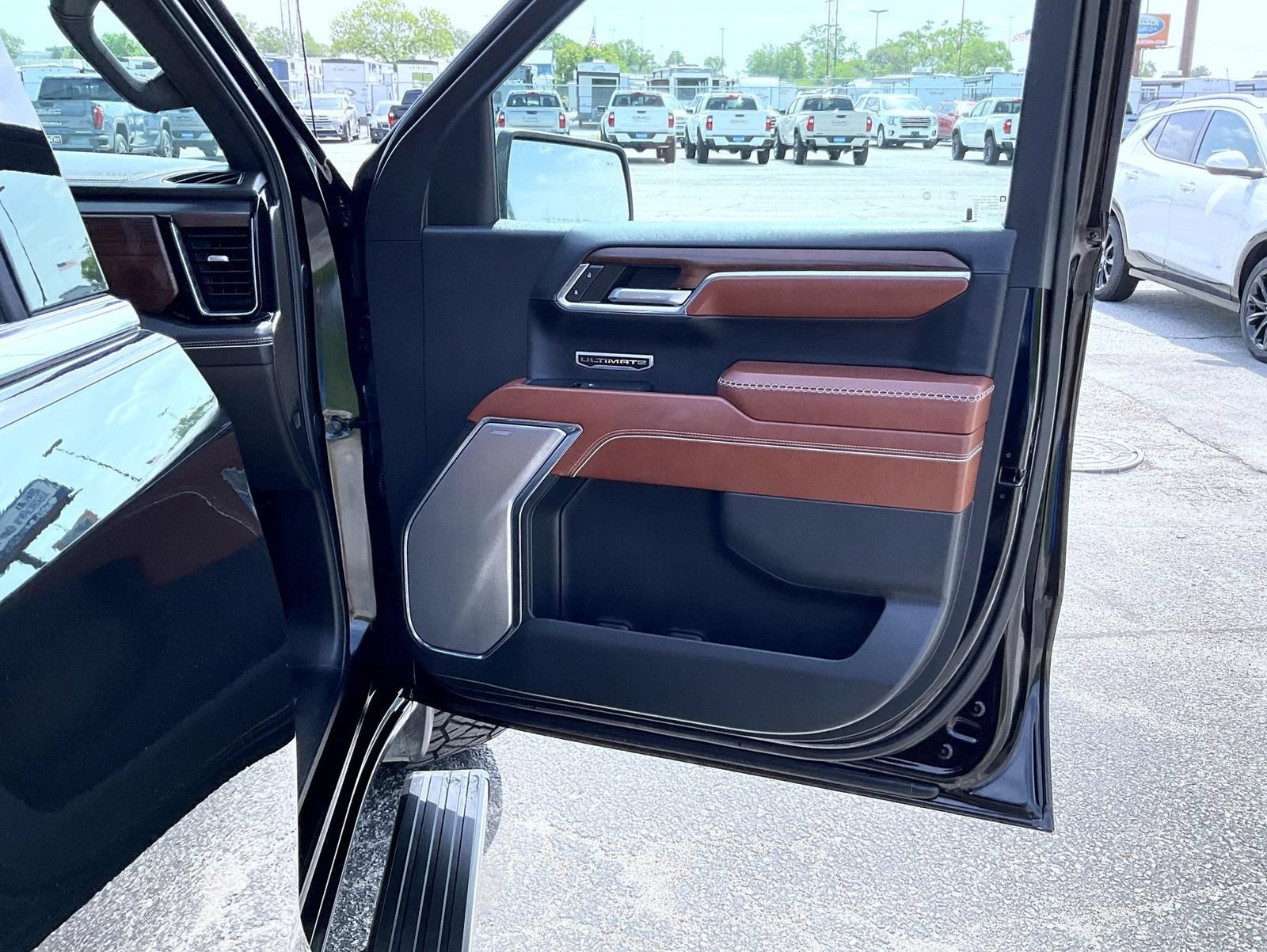 Certified 2024 GMC Sierra 1500 Denali Ultimate AWD/4WD image 18