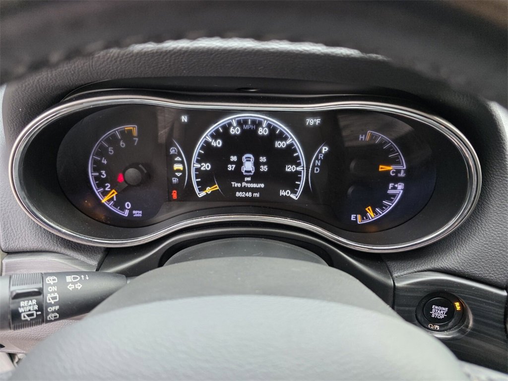 Used 2019 Jeep Grand Cherokee Altitude image 23