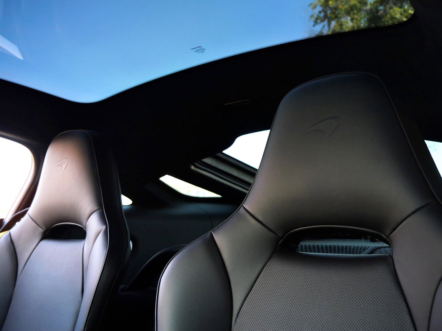 Used 2023 McLaren GT RWD image 25