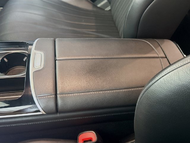 Used 2022 Mercedes-Benz S 500 4MATIC w/ AMG Line Package image 17
