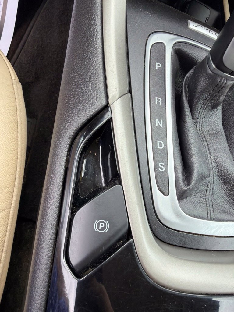 Used 2015 Ford Fusion SE w/ Equipment Group 202A FWD image 32